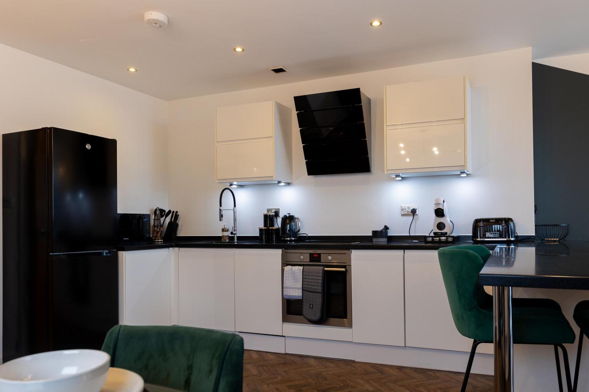 Trendy City Centre Apartment With Free Parking Cardiff Extérieur photo